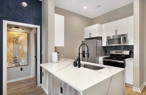 Fourth Ward Condo | Rooftop Pool with Skyline Views in Downtown Charlotte
