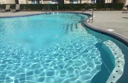 Gulf Shores Condo | Poolside Retreat with Ocean Views and Top-Rated Amenities