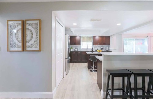 Pinellas Park House | Pool Table, Minigolf, Games @ Pondside FunHouse