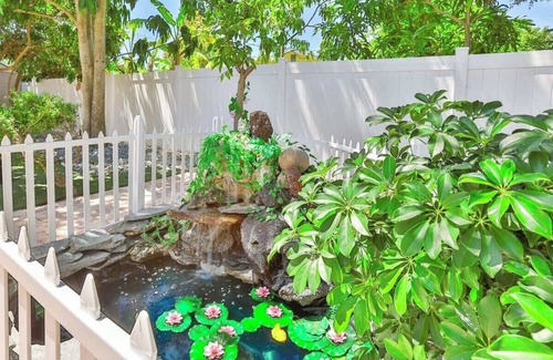 Pinellas Park House | Pool Table, Minigolf, Games @ Pondside FunHouse