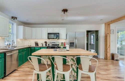 Canton House | Pool Table & More Spacious Family Fun