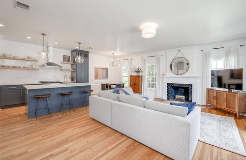 Cherrywood House | Relaxing Pool Vibes for Family and Pets to Enjoy!