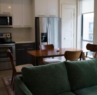 Midtown Apartment | Pool View Downtown Near Stadiums