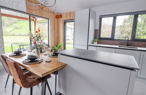 Meifod Cottage | Family-Friendly Pool View Retreat with Hot Tub in Meifod