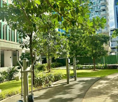 Lahug Apartment | Pool view Studio with WiFi & Netflix , Avida Riala
