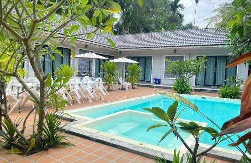Phrom Khiri House | Escape to Pool Villa Nita with Oceanfront Spa & Views