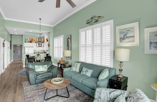 Gulf Shores Condo | Pools! | Gulf Front | Crystal Shores