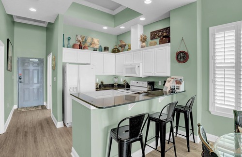Gulf Shores Condo | Pools! | Gulf Front | Crystal Shores
