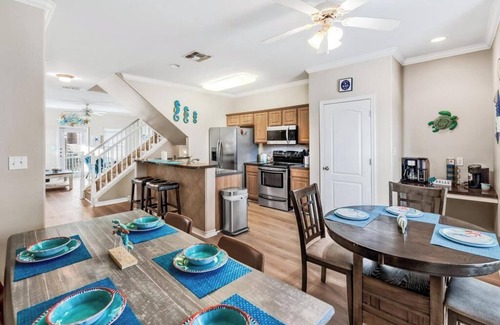 Corpus Christi House | Poolside Canalside Standalone 3BR 3.5BA @The Breezeways across from Balli Beach