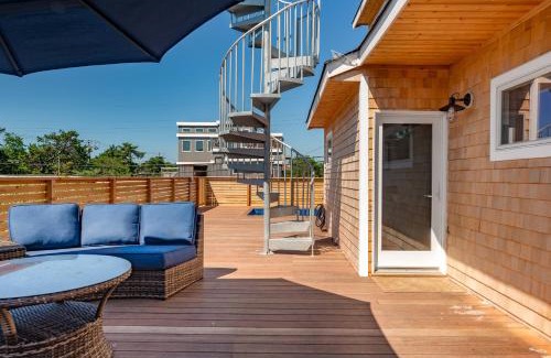 Ocean Bay Park House | Elegant Poolside Chic Retreat by the Sea - 4 Star Experience