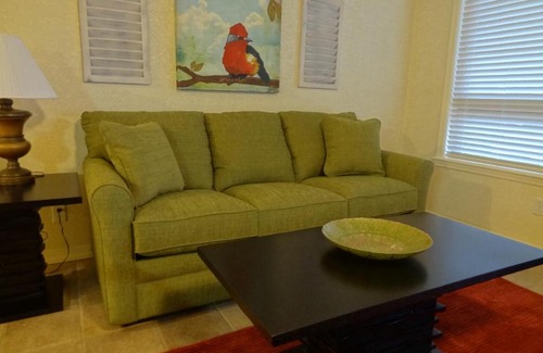 Mount Ida Hotel | Relaxing Poolside King Cabana with Kitchen & Pet-Friendly Amenities