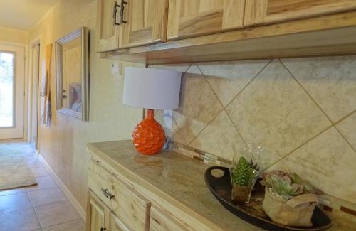 Mount Ida Hotel | Relaxing Poolside King Cabana with Kitchen & Pet-Friendly Amenities