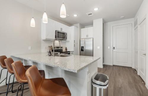 Windsor Park Apartment | Poolside Luxury 1BR w Private Patio