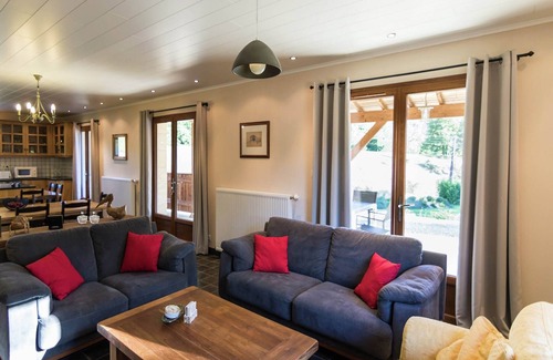 Montignac Villa | Elegant Villa with Pool Near Montignac - Rated 10/10