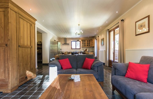 Montignac Villa | Elegant Villa with Pool Near Montignac - Rated 10/10
