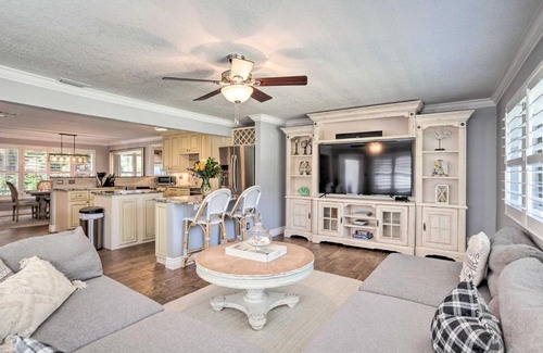 Florida North Atlantic Coast House | Exquisite Tropical Palm Beach Retreat with Pool & Spa