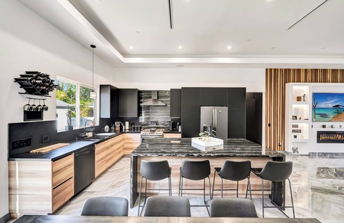 Woodland Hills House | Poolside Paradise Villa: 5BR, 4BA oasis for ultimate relaxation!