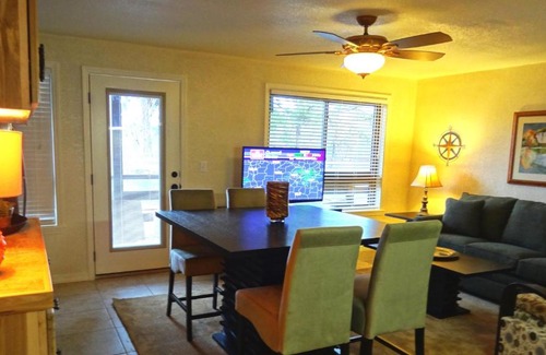 Mount Ida Hotel | Inviting Poolside Queen Cabana with Kitchen & Lake Views