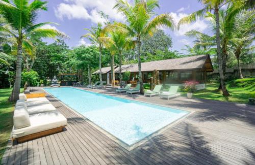 Nyambu Bed & Breakfast | Poolside Room with Lounge in Kaba-Kaba