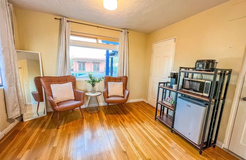 Tucson Apartment | Relaxing Poolside Studio with Spa and Hot Tub Amenities