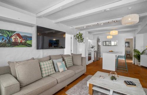 Orewa Apartment | Poolside Waterfront - Orewa Oceanside Villa