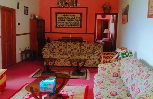 Muzaffarabad House | Discover Comfort at Poonch Guest House with Breakfast Included
