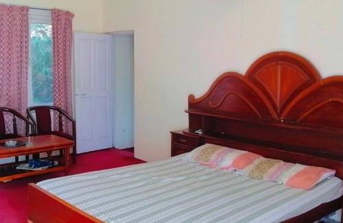Muzaffarabad House | Discover Comfort at Poonch Guest House with Breakfast Included