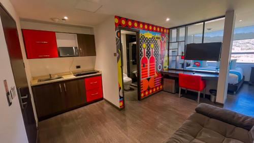 Tocancipa Hotel | Vibrant Pop Art Hotel Tocancipá with Spa & Pool Access