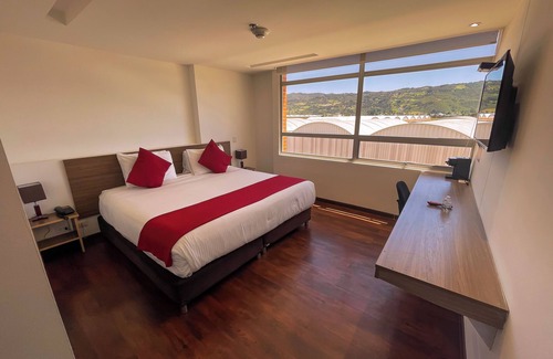 Tocancipa Hotel | Vibrant Pop Art Hotel Tocancipá with Pool & Spa Amenities