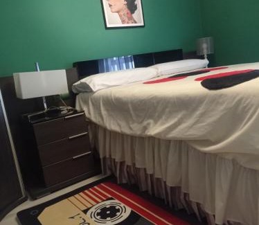 Leon Apartment | Artistic Getaway at Pop Gallery - Pet Friendly & Guest Approved!