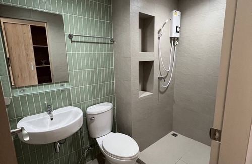 Rong Muang Apartment | Budget-Friendly POP Heritage Residence Siam with Family Amenities