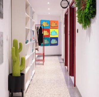 Como Apartment | Guest Rated 10/10: Pop House by Cathedral & Lake
