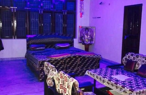 Meerut Hotel | Budget-Friendly Stay at POP Om Satguru Vaishno Hotel