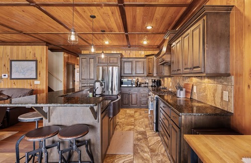 Arley House | Experience Comfort at POP'S PLACE - Pool, Lake View & More!