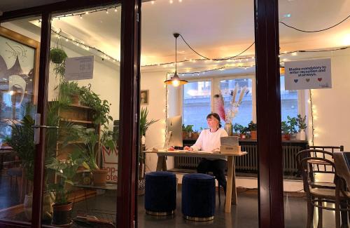Niederdorf Hotel | Pet-Friendly Escape at Pop Up Hotel Krone Zürich