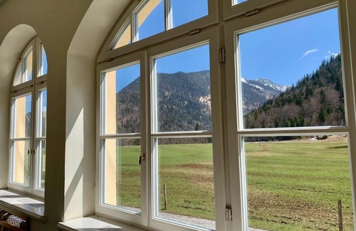 Kreuth Hotel | Pet-Friendly Pop-Up Lodge Wildbad Kreuth with Top Reviews