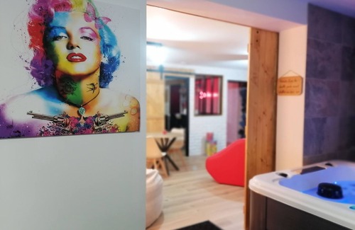 Coulogne House | Relax at Popartspa Location Maison with Jacuzzi & Spa Access
