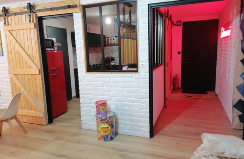 Coulogne House | Relax at Popartspa Location Maison with Jacuzzi & Spa Access