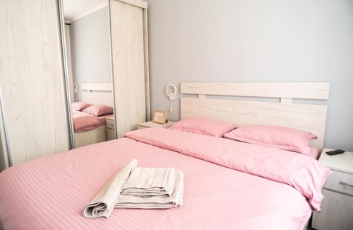 Hunedoara Apartment | Family-Friendly Escape at Popasul Dacului Călător - Rated 9.8
