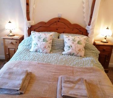 Kirkby on Bain Apartment | Oceanfront Poplar Cottage: Guest Rated 9.3/10 & Pet Friendly