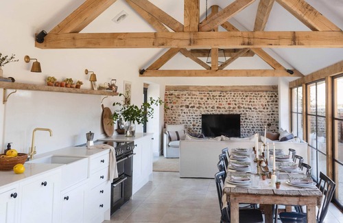 Birdham House | Experience Poplars Farm Barns: Pet-Friendly Getaway