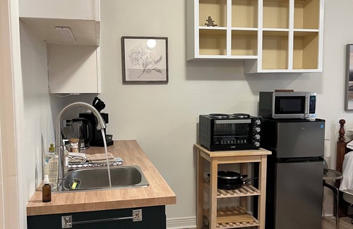 Cobourg Apartment | Heritage 1827: Poplars Studio in Historic Cobourg