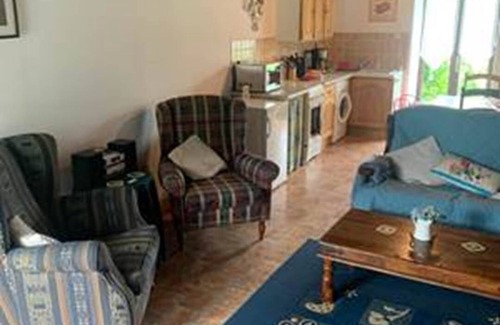 Cheniers House | Discover Poppies: A Cozy 2-Bedroom Gîte in Creuse