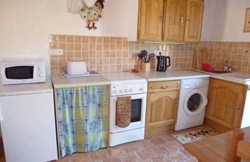 Cheniers House | Discover Poppies: A Cozy 2-Bedroom Gîte in Creuse