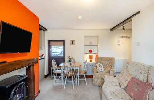 Earl Sterndale House | Child-Friendly Retreat at Poppies Court Jericho Farm