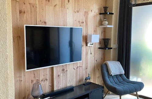 Figeac Apartment | Prime Poppy Apartment: 2 Min to City Center, Family Friendly