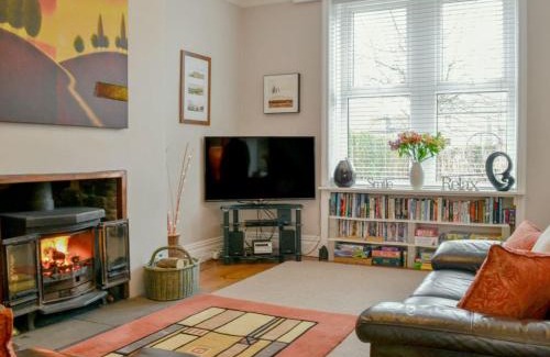 Hebden House | Discover Poppy Cottage: Family-Friendly Getaway, 4 Stars