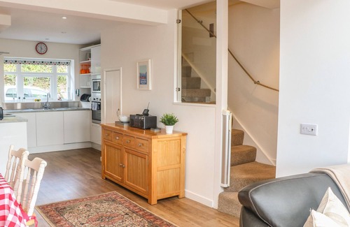 Blackawton Cottage | POPPY COTTAGE, pet friendly, country holiday cottage in Blackawton