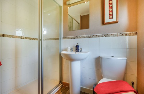 Charlton Horethorne Cottage | Pet-Friendly Poppy Lodge with a Beautiful Garden Retreat