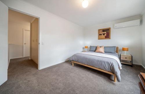 Mile End House | Discover Poppy on the Lane - Family-Friendly with WiFi